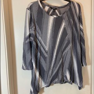 Woman’s dress shirt. Vera Wang.
